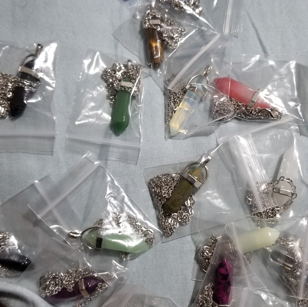 Stone Necklace With Metal Chain - Picture 10 of 13